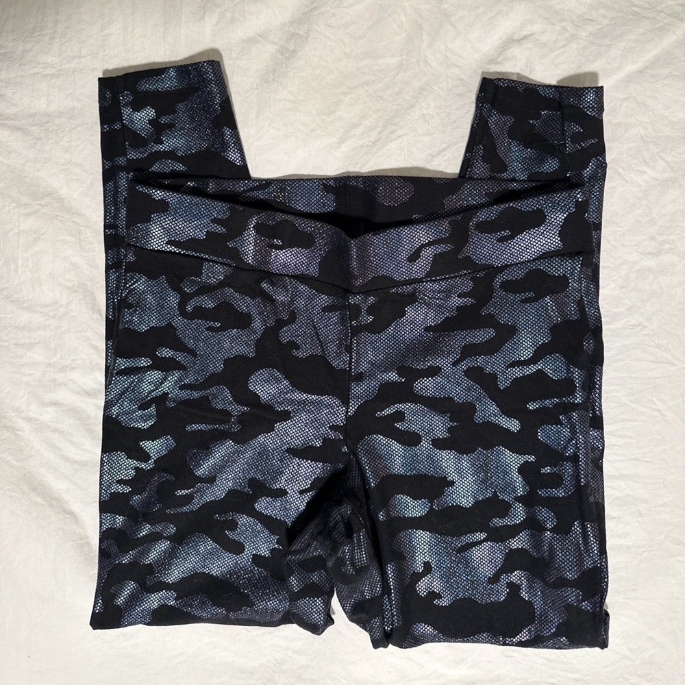 EUC PREMIUM LEGGING - CAMO METALLIC BLACK (Size 14/16)